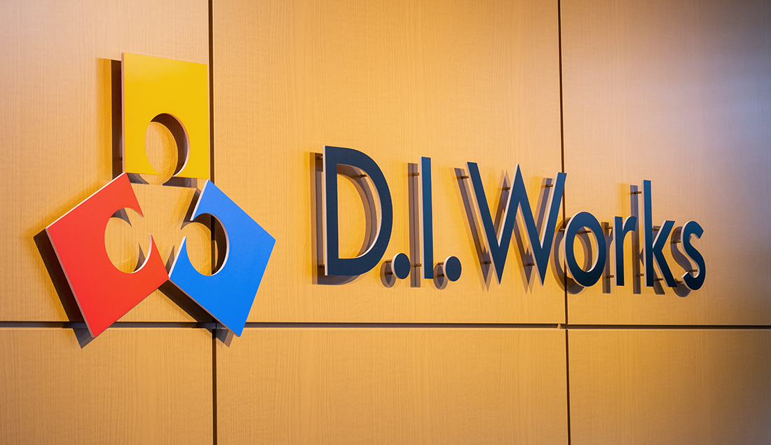 D.I.Works ロゴさいん