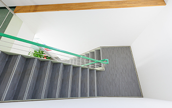 非破壊検査株式会社様 階段・床張り替え