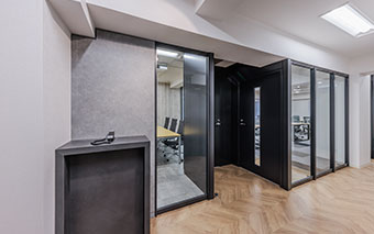 株式会社プラン様 エントランス