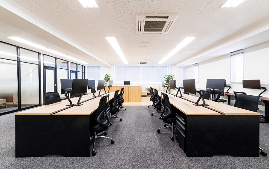 TMES株式会社様 執務室