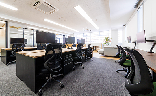 TMES株式会社様 執務室