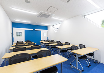 専門学校運営業