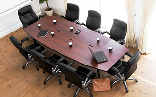ミーティングを活性化する会議用テーブル
