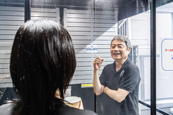 喫煙ブースの写真