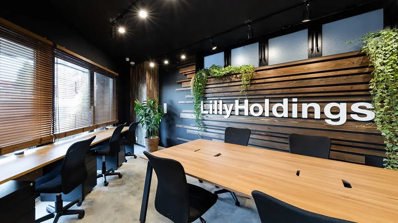 株式会社LillyHoldings様 エントランス