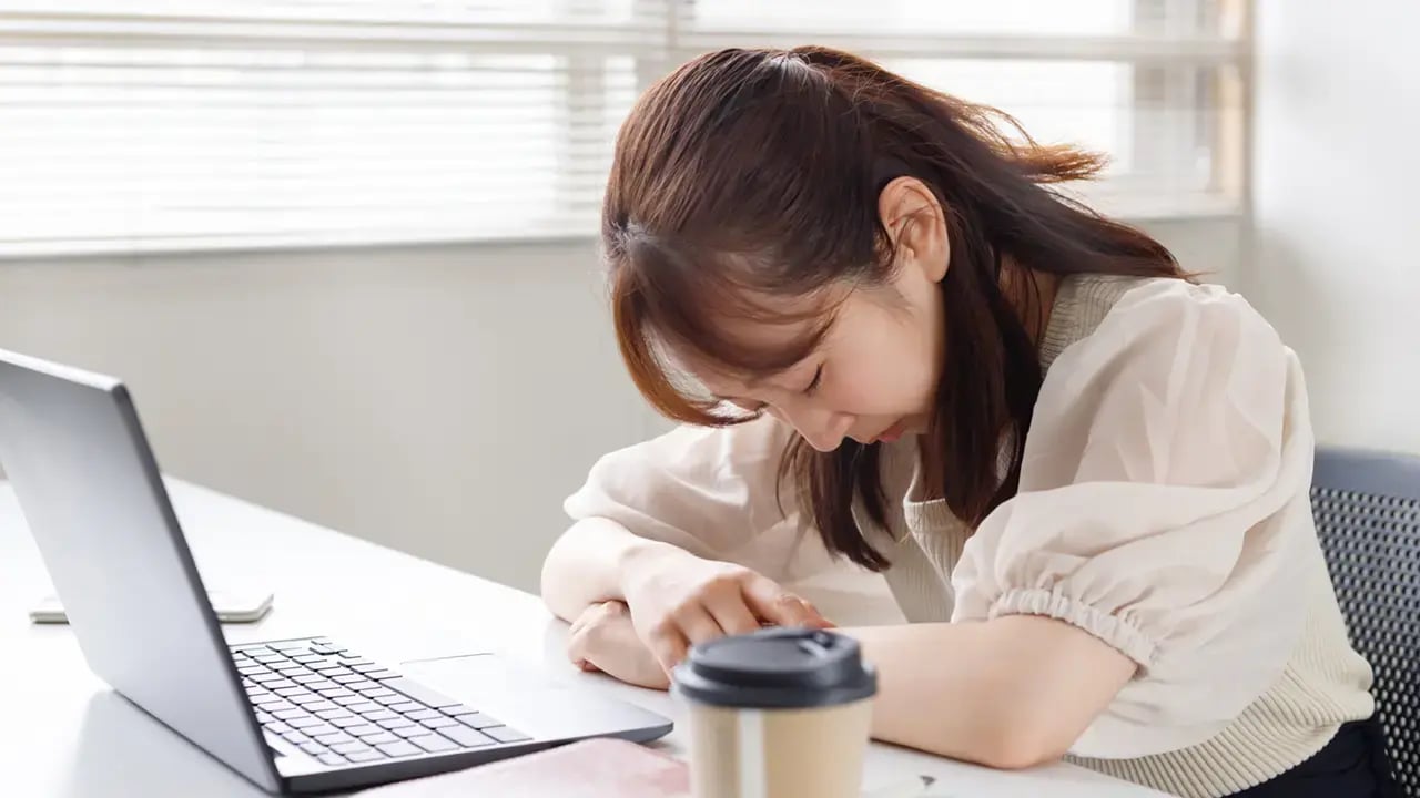 フリーアドレスが苦痛でストレスを感じる社員がいる理由