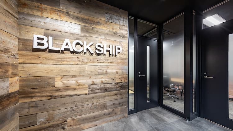 BLACK SHIP株式会社 様｜オフィスデザイン・レイアウト 施工事例