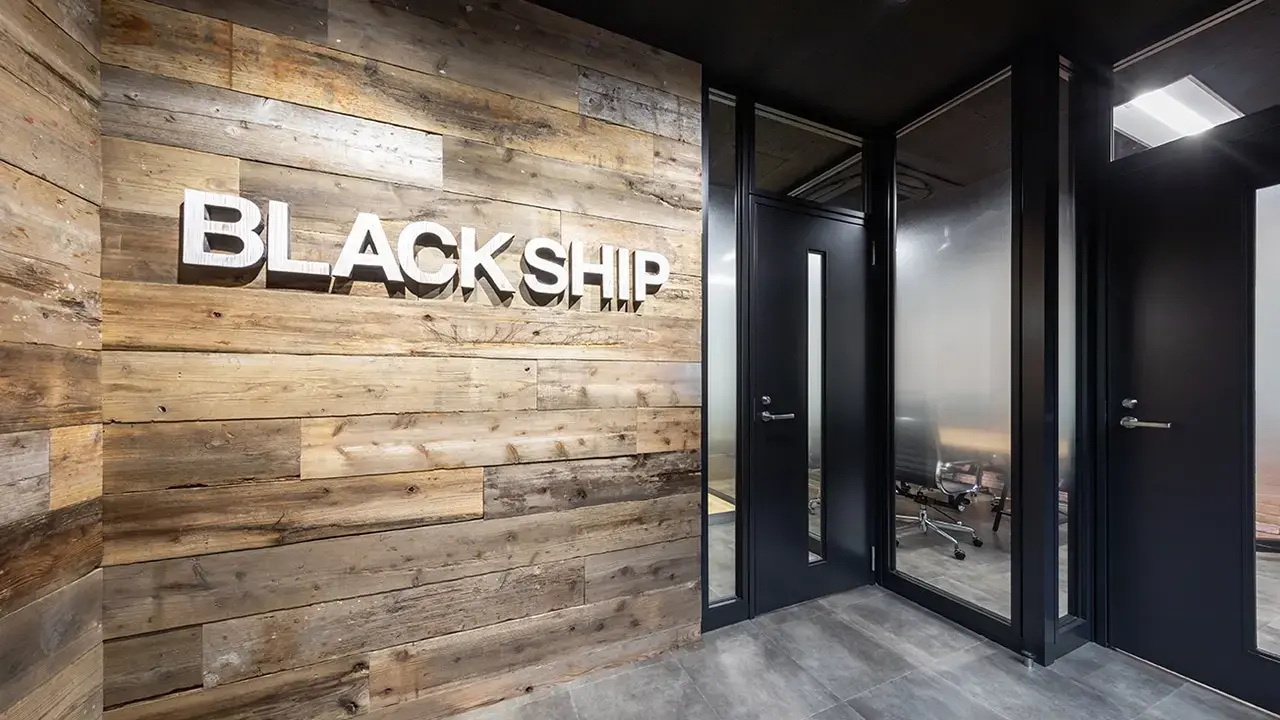 BLACK SHIP株式会社様 エントランス