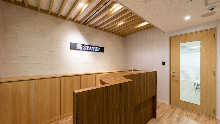 STAYUP横浜店 様｜オフィスデザイン・レイアウト 施工事例