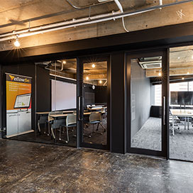 YellowfinJapan ガラスパーテーション