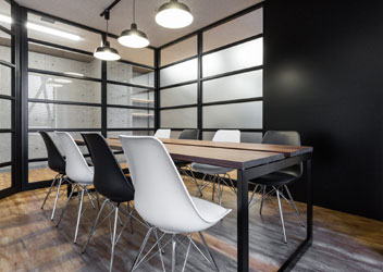 シン・クルーズ 会議室デザイン