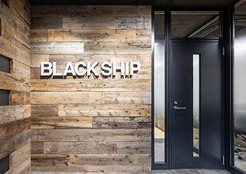 BLACK SHIP株式会社様 エントランスデザイン