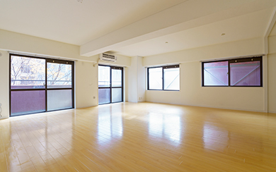 原綜合法律事務所様 改装前の店舗内