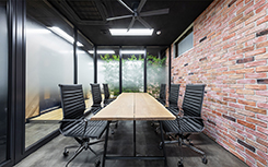 BLACK SHIP ガラスパーテーション