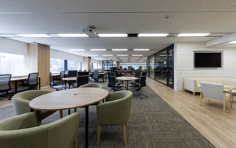 タイル・カーペット