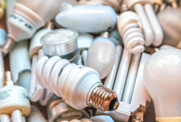 蛍光灯は2027年末までに禁止。LED切替えは必須です!